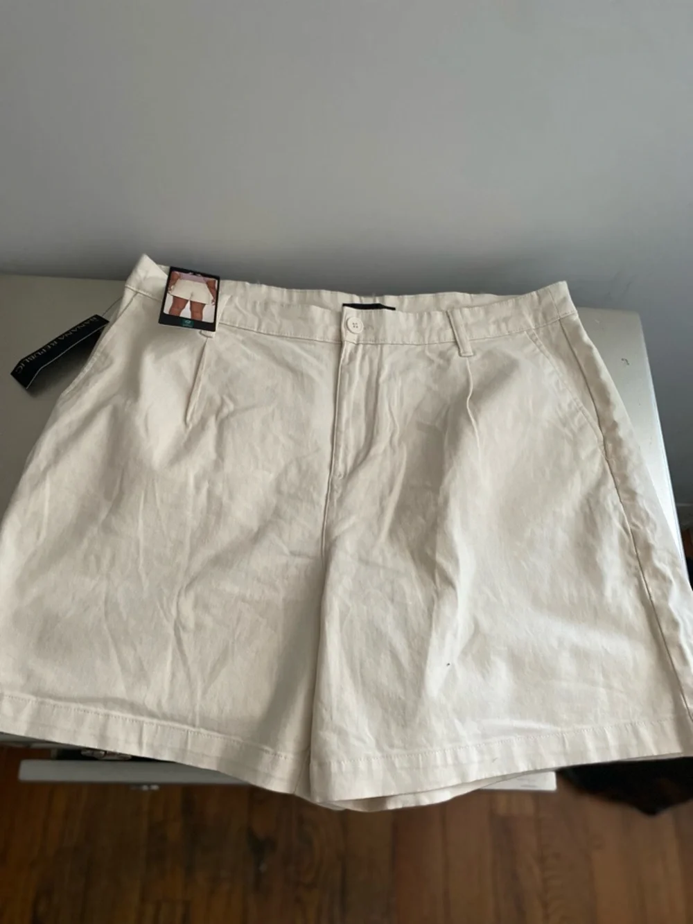 Banana Republic Cream Cotton Button-Front Shorts - Picture 2 of 4